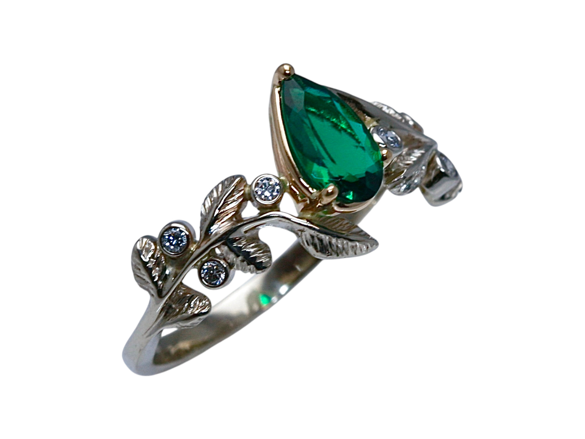 14KWY Emerald and Diamond Leaf Ring - Image 3